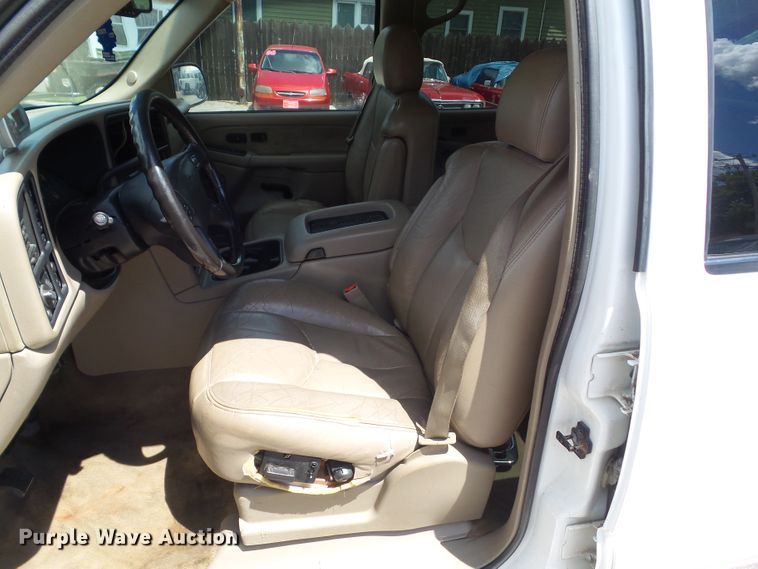 image for item GX9116 2003 Chevrolet Silverado 2500HD  Crew Cab pickup truck