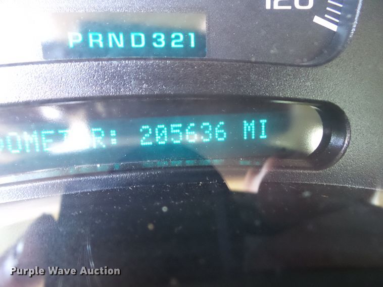 image for item GX9116 2003 Chevrolet Silverado 2500HD  Crew Cab pickup truck