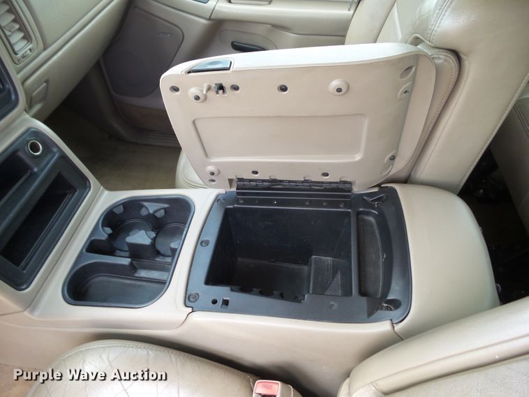 image for item GX9116 2003 Chevrolet Silverado 2500HD  Crew Cab pickup truck