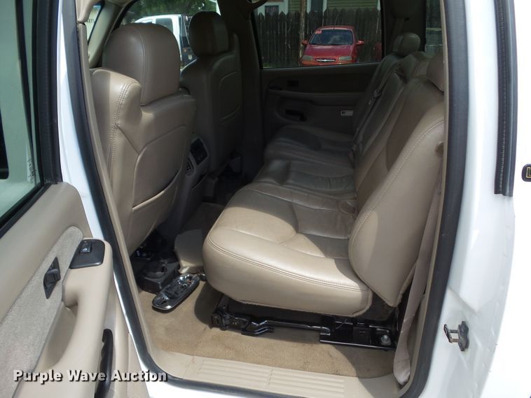 image for item GX9116 2003 Chevrolet Silverado 2500HD  Crew Cab pickup truck