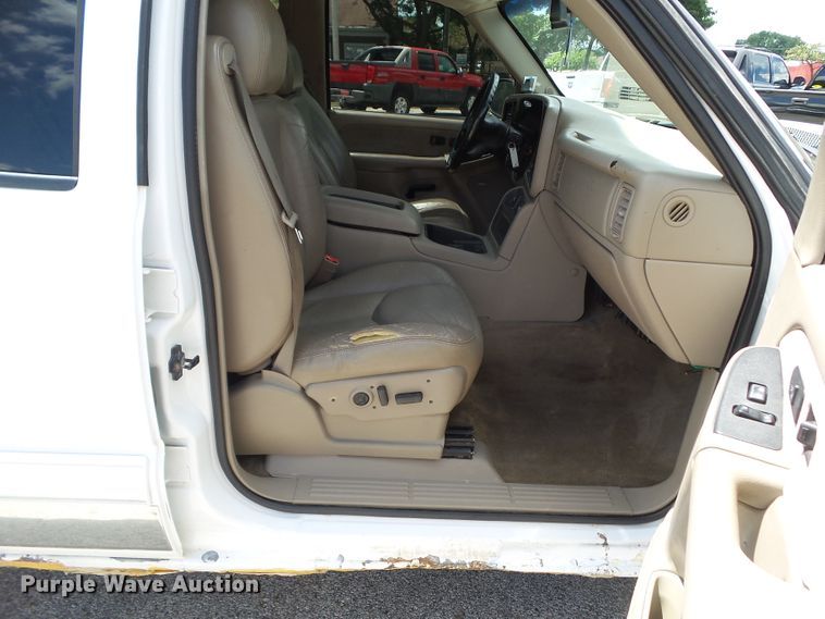 image for item GX9116 2003 Chevrolet Silverado 2500HD  Crew Cab pickup truck