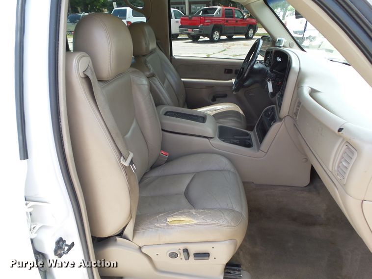 image for item GX9116 2003 Chevrolet Silverado 2500HD  Crew Cab pickup truck