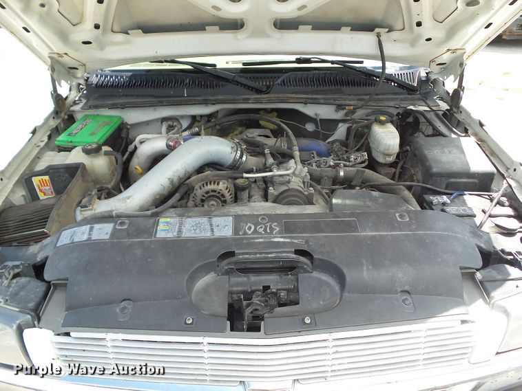 image for item GX9116 2003 Chevrolet Silverado 2500HD  Crew Cab pickup truck