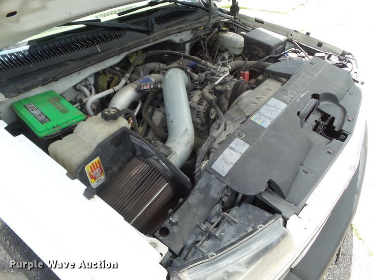 image for item GX9116 2003 Chevrolet Silverado 2500HD  Crew Cab pickup truck