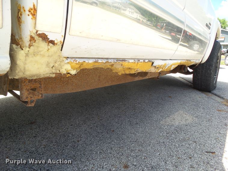 image for item GX9116 2003 Chevrolet Silverado 2500HD  Crew Cab pickup truck