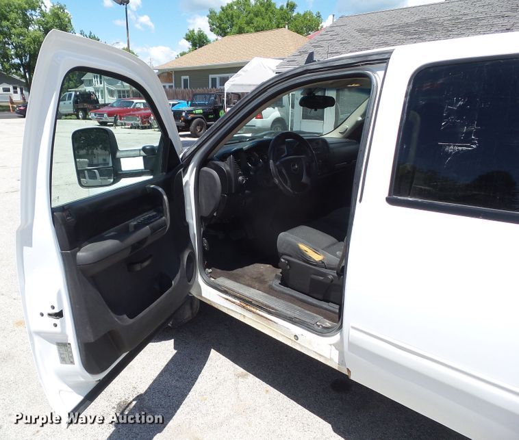 image for item GX9117 2009 Chevrolet Silverado 3500  Crew Cab pickup truck