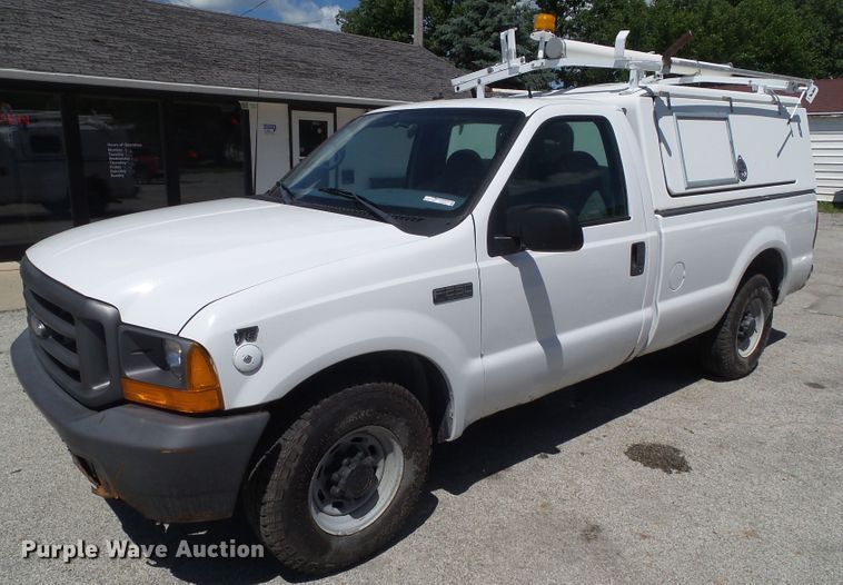 image for item GX9121 1999 Ford F250 Super Duty pickup truck