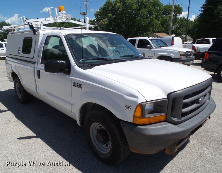 image for item GX9121 1999 Ford F250 Super Duty pickup truck