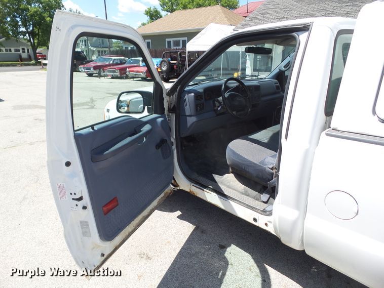 image for item GX9121 1999 Ford F250 Super Duty pickup truck