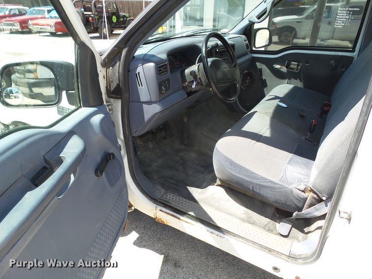 image for item GX9121 1999 Ford F250 Super Duty pickup truck