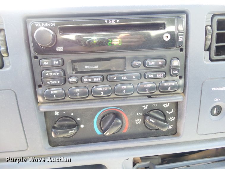 image for item GX9121 1999 Ford F250 Super Duty pickup truck