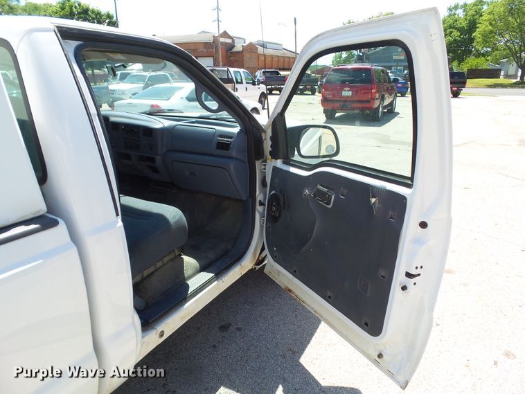 image for item GX9121 1999 Ford F250 Super Duty pickup truck