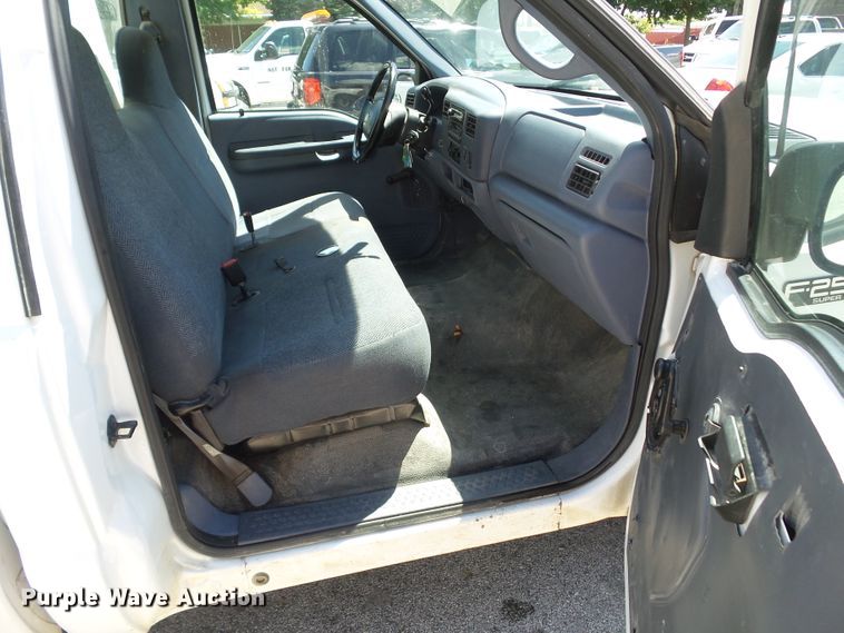 image for item GX9121 1999 Ford F250 Super Duty pickup truck