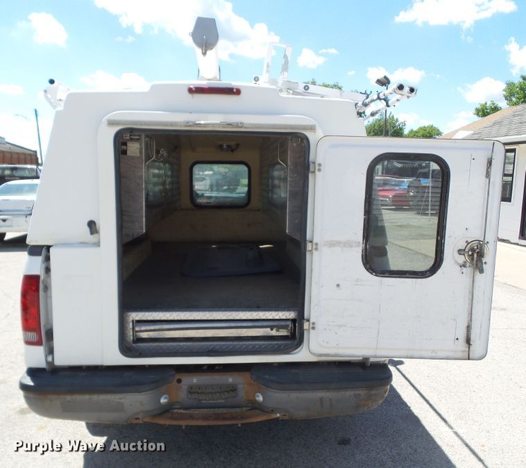 image for item GX9121 1999 Ford F250 Super Duty pickup truck