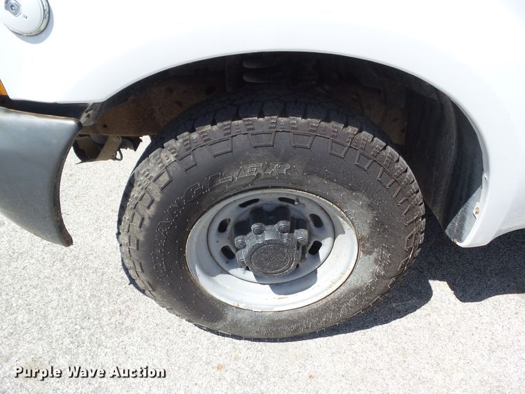 image for item GX9121 1999 Ford F250 Super Duty pickup truck