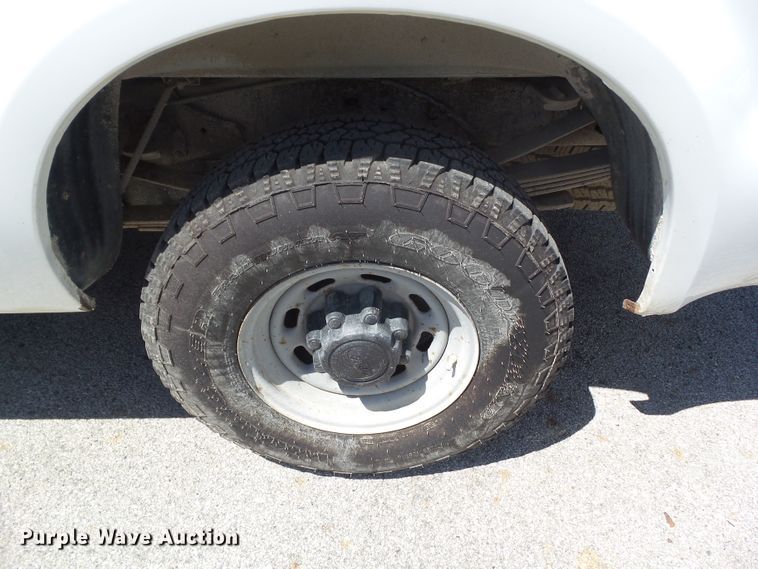 image for item GX9121 1999 Ford F250 Super Duty pickup truck