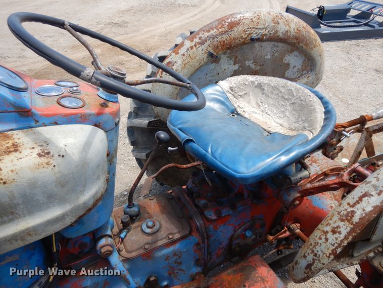 image for item HA9265 1958 Ford 841  tractor