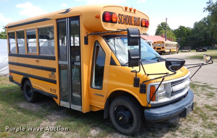 image for item HA9279 2001 Chevrolet Express 3500  school bus