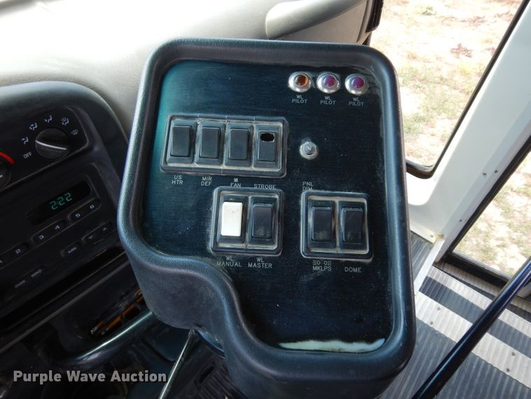 image for item HA9279 2001 Chevrolet Express 3500  school bus