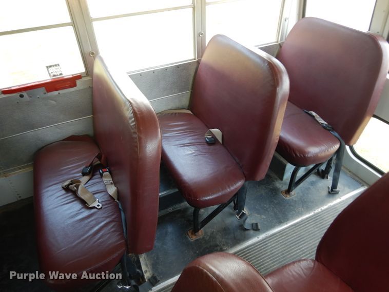 image for item HA9279 2001 Chevrolet Express 3500  school bus