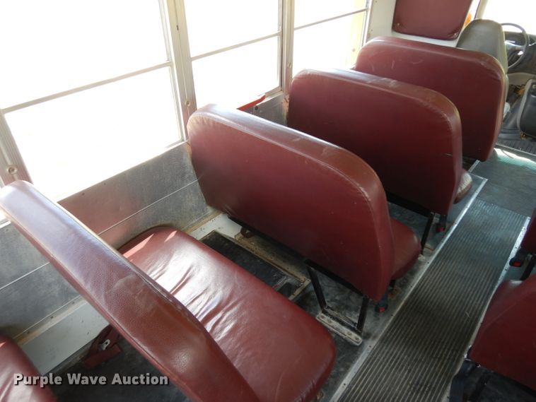 image for item HA9279 2001 Chevrolet Express 3500  school bus