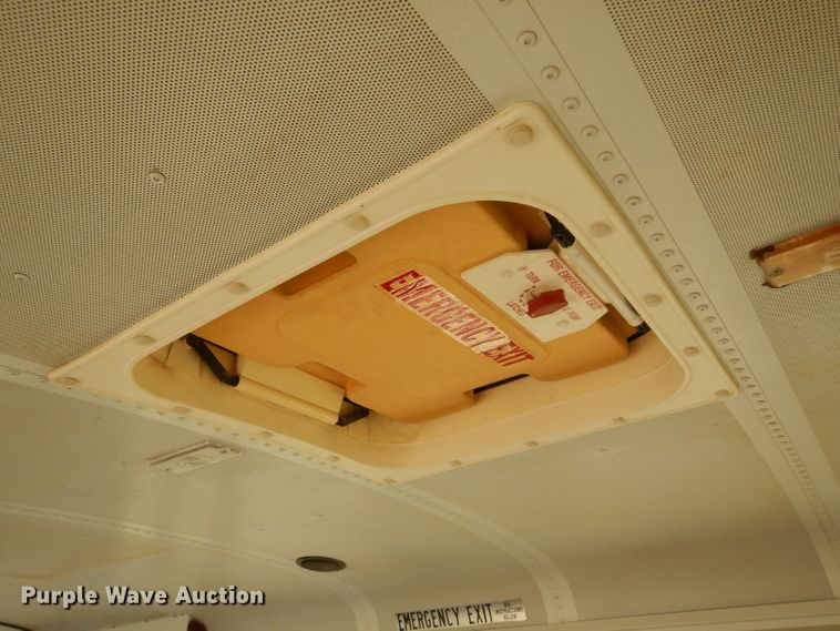 image for item HA9279 2001 Chevrolet Express 3500  school bus