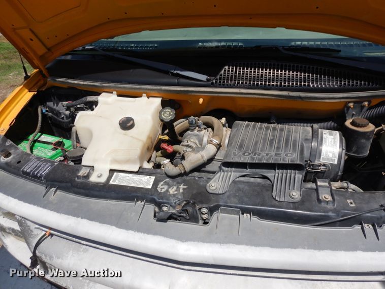 image for item HA9279 2001 Chevrolet Express 3500  school bus