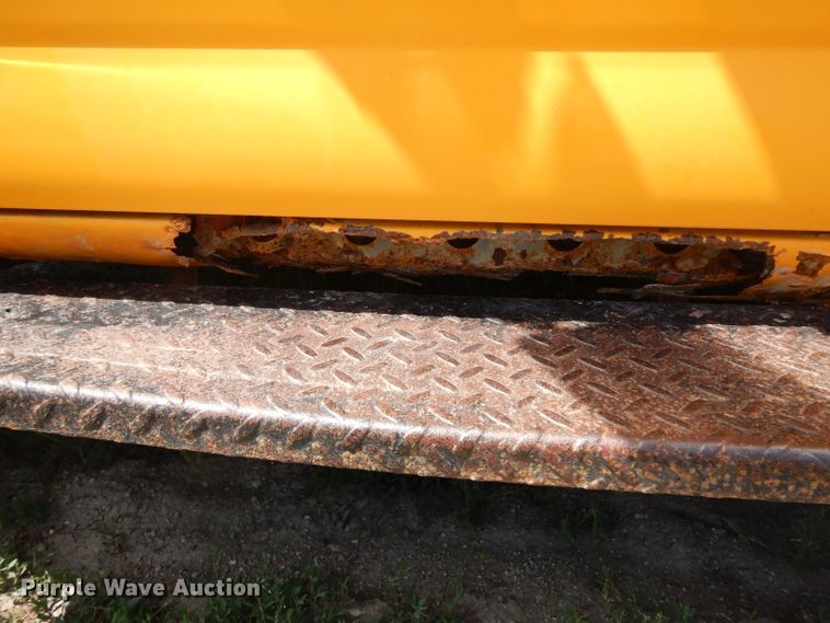 image for item HA9279 2001 Chevrolet Express 3500  school bus