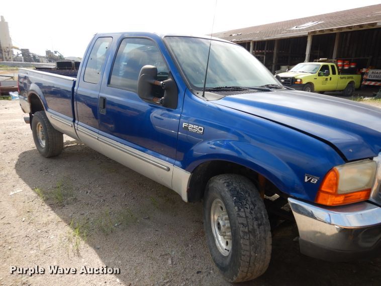 image for item HA9296 1999 Ford F250 Super Duty  SuperCab pickup truck