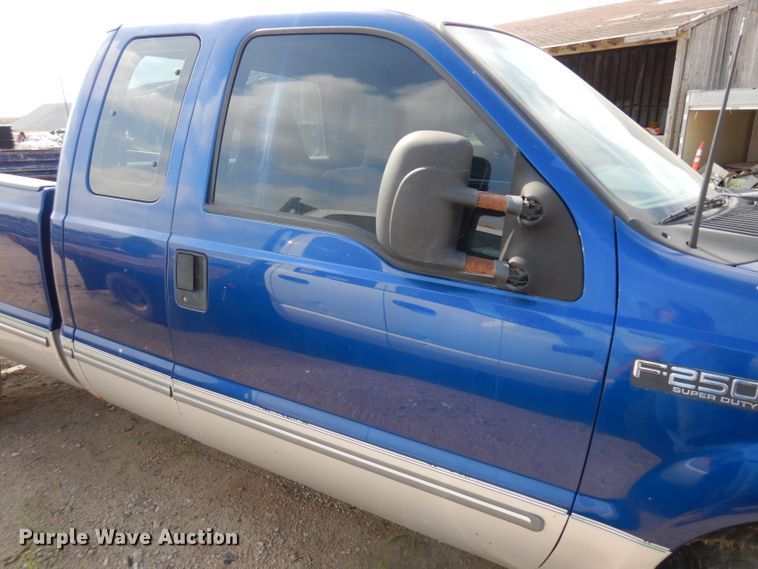 image for item HA9296 1999 Ford F250 Super Duty  SuperCab pickup truck