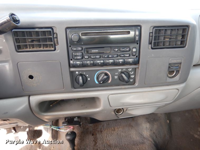 image for item HA9296 1999 Ford F250 Super Duty  SuperCab pickup truck