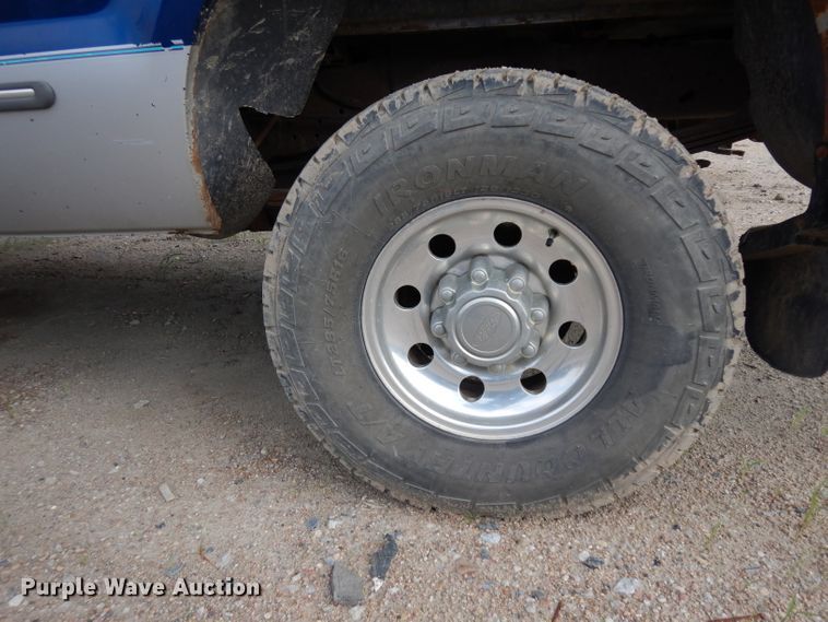 image for item HA9296 1999 Ford F250 Super Duty  SuperCab pickup truck