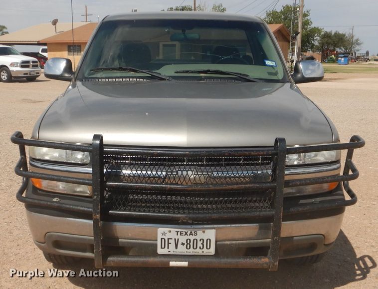 image for item HC9053 2000 Chevrolet Silverado 2500  pickup truck