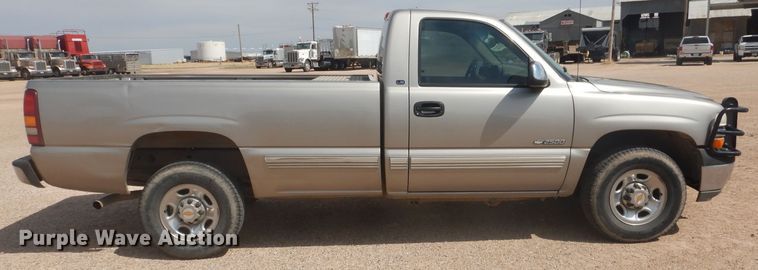 image for item HC9053 2000 Chevrolet Silverado 2500  pickup truck