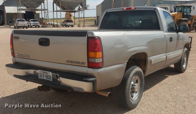 image for item HC9053 2000 Chevrolet Silverado 2500  pickup truck