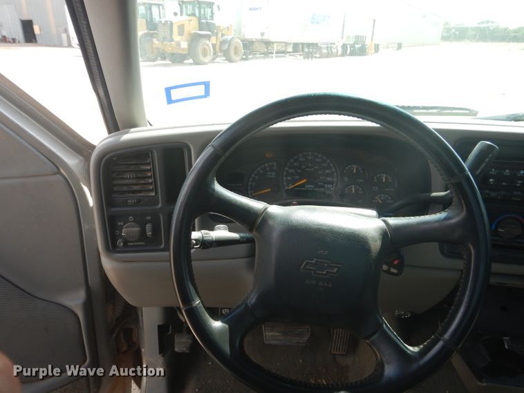 image for item HC9053 2000 Chevrolet Silverado 2500  pickup truck