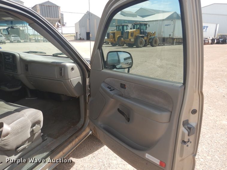 image for item HC9053 2000 Chevrolet Silverado 2500  pickup truck