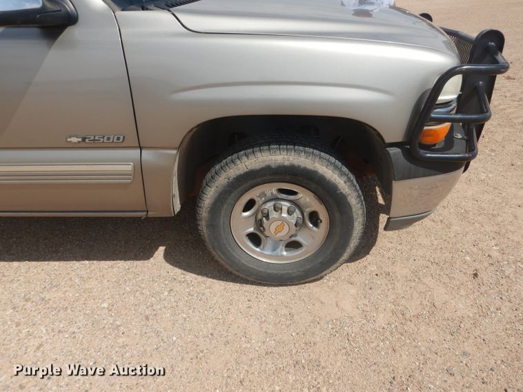 image for item HC9053 2000 Chevrolet Silverado 2500  pickup truck