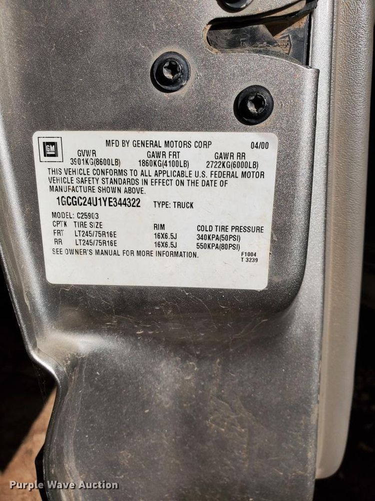 image for item HC9053 2000 Chevrolet Silverado 2500  pickup truck