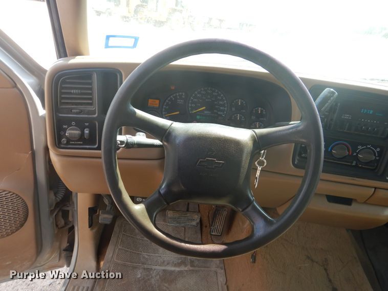 image for item HC9054 1999 Chevrolet Silverado 1500  Ext. Cab pickup truck