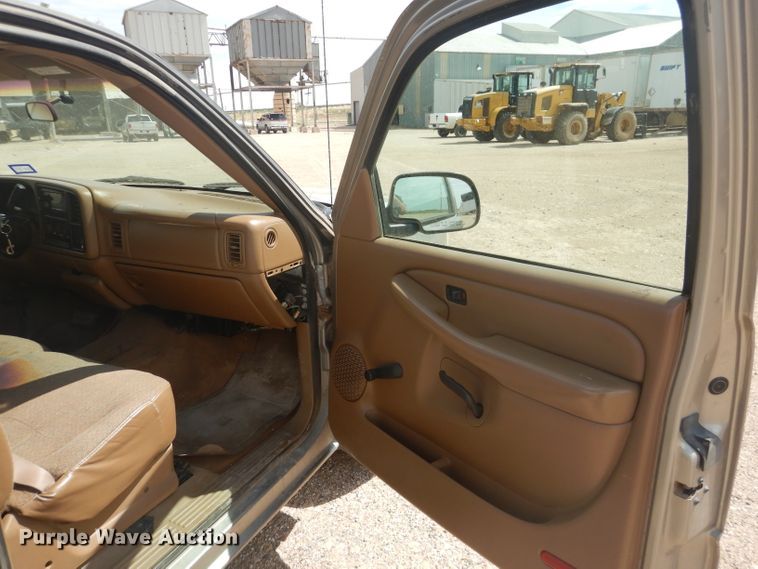 image for item HC9054 1999 Chevrolet Silverado 1500  Ext. Cab pickup truck