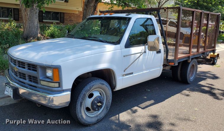 image for item HK9033 1995 Chevrolet C3500  flatbed pickup truck