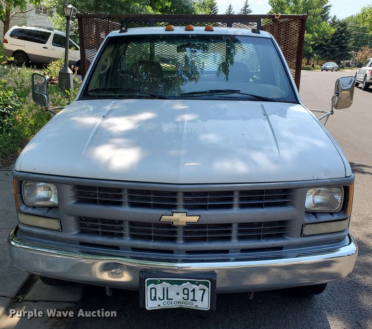 image for item HK9033 1995 Chevrolet C3500  flatbed pickup truck