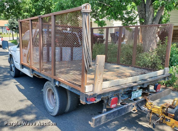 image for item HK9033 1995 Chevrolet C3500  flatbed pickup truck