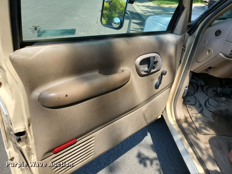 image for item HK9033 1995 Chevrolet C3500  flatbed pickup truck