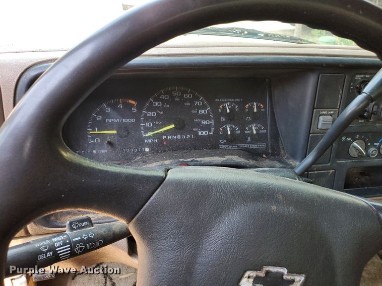 image for item HK9033 1995 Chevrolet C3500  flatbed pickup truck