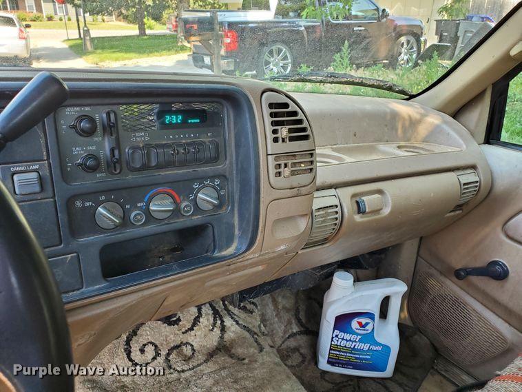 image for item HK9033 1995 Chevrolet C3500  flatbed pickup truck