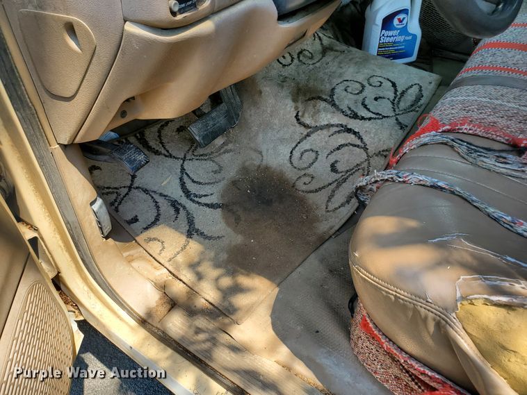 image for item HK9033 1995 Chevrolet C3500  flatbed pickup truck