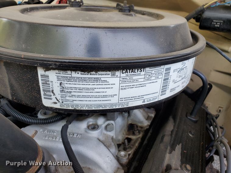 image for item HK9033 1995 Chevrolet C3500  flatbed pickup truck