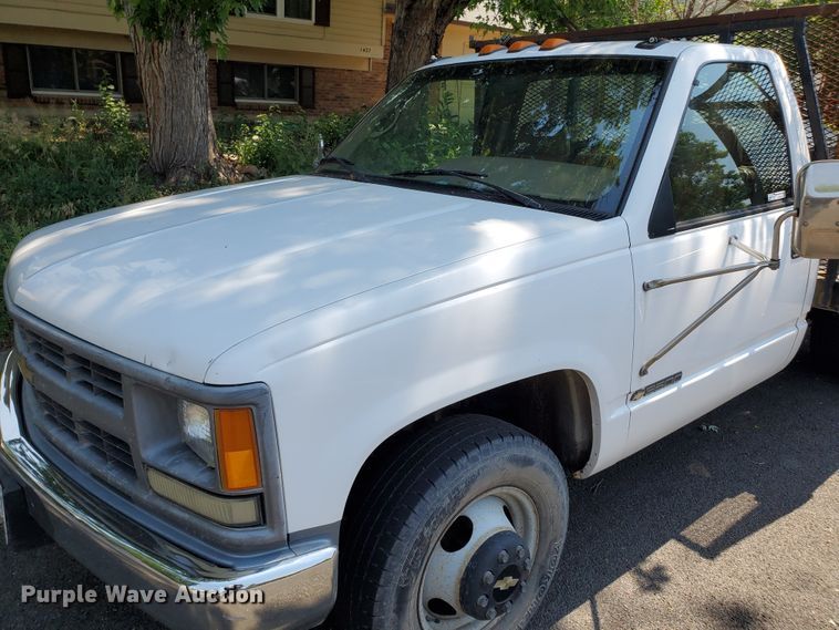 image for item HK9033 1995 Chevrolet C3500  flatbed pickup truck